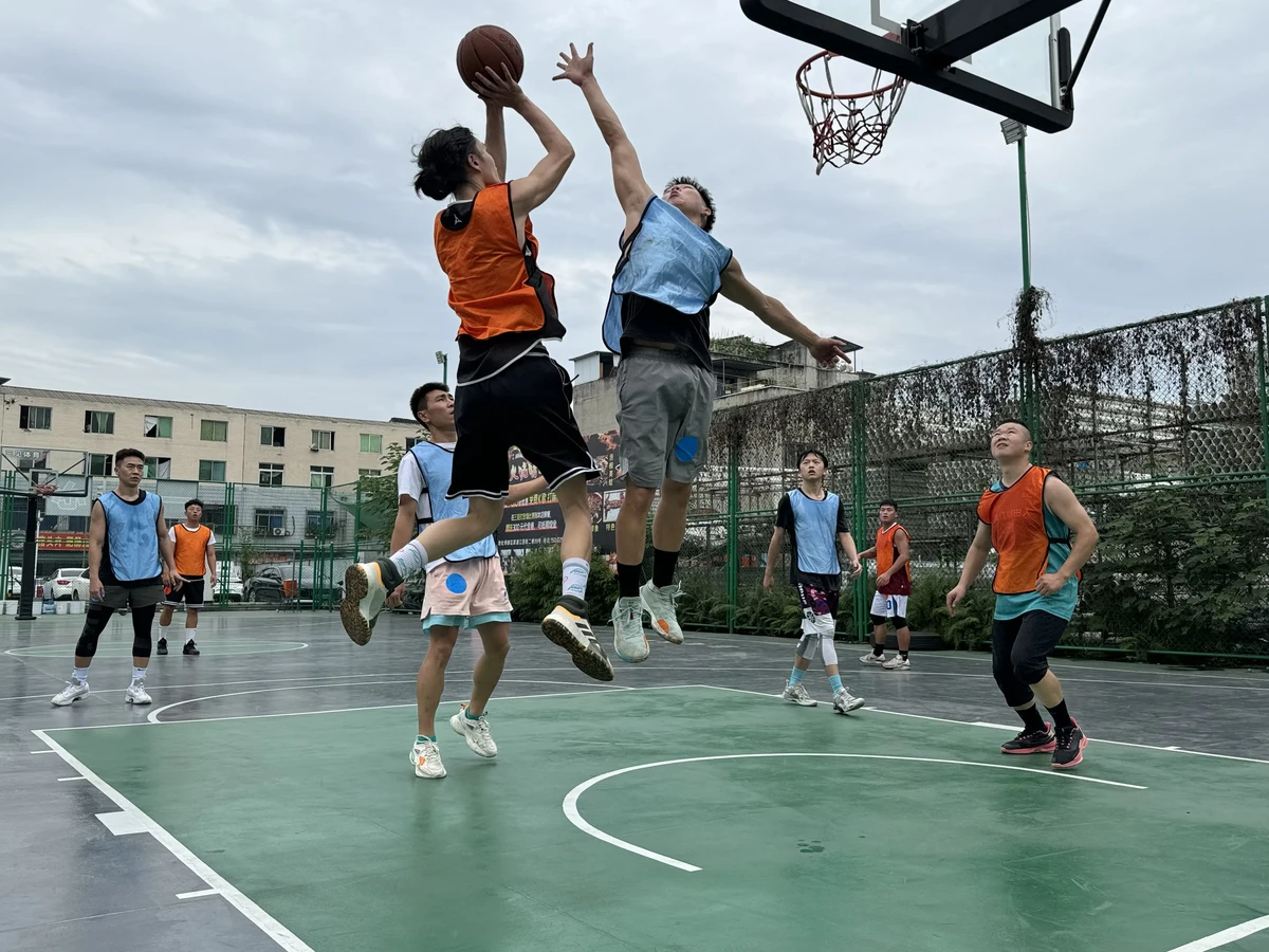 如何在篮球训练中有效应对压力?_1